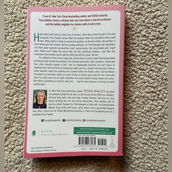 🌸 Tessa Bailey 🌸 “Secretly Yours” paperback book - Picture 3 of 7